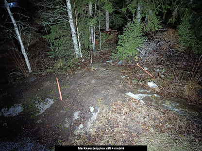 Revon 50W LED-työvalon valokuvio, merkkausteippien väli 4 metriä